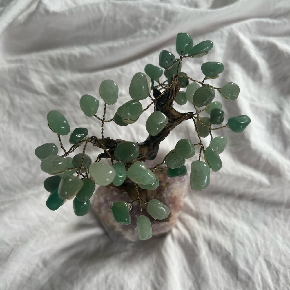 16-Branch Green Aventurine Amethyst Tree - Picture 4 of 6